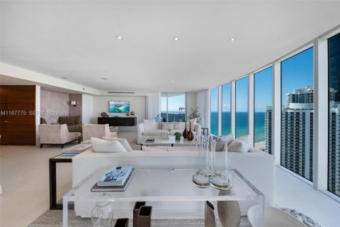 Condo in Sunny Isles Beach, Florida, 3 bedrooms № 2191371 - photo 2