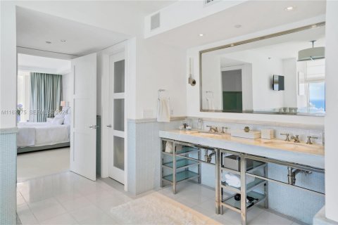 Condo in Sunny Isles Beach, Florida, 3 bedrooms № 2191371 - photo 26
