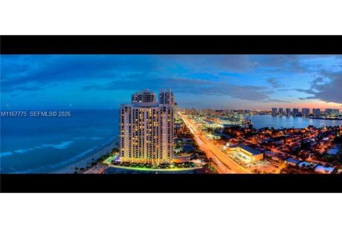 Condo in Sunny Isles Beach, Florida, 3 bedrooms № 2191371 - photo 30