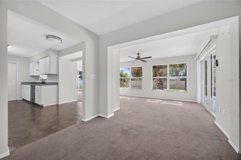 Villa ou maison à vendre à Punta Gorda, Floride: 2 chambres, 139.63 m2 № 2433784 - photo 14