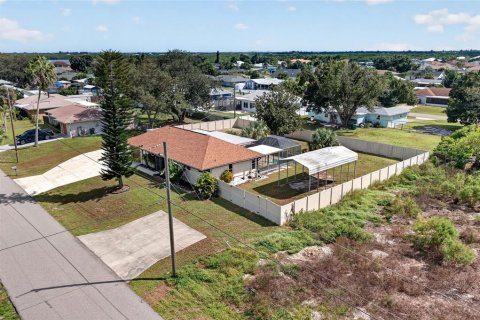Villa ou maison à vendre à Punta Gorda, Floride: 2 chambres, 139.63 m2 № 2433784 - photo 25