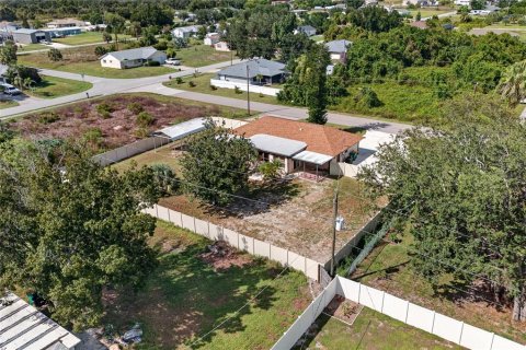 Villa ou maison à vendre à Punta Gorda, Floride: 2 chambres, 139.63 m2 № 2433784 - photo 30
