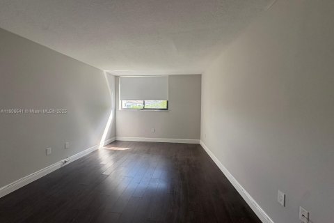 Copropriété à louer à Miami, Floride: 2 chambres, 100.33 m2 № 1964607 - photo 4