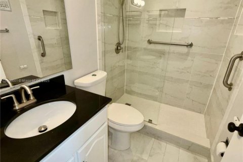 Copropriété à louer à Miami, Floride: 2 chambres, 100.33 m2 № 1964607 - photo 10