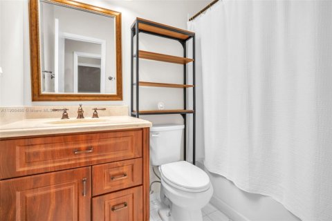 Townhouse in Miami, Florida 3 bedrooms, 128.39 sq.m. № 1957183 - photo 26