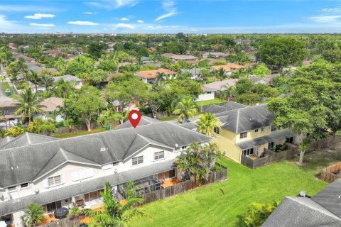 Townhouse in Miami, Florida 3 bedrooms, 128.39 sq.m. № 1957183 - photo 28