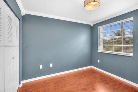 Townhouse in Miami, Florida 3 bedrooms, 128.39 sq.m. № 1957183 - photo 24