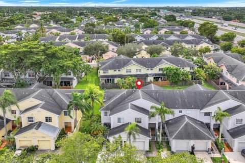 Townhouse in Miami, Florida 3 bedrooms, 128.39 sq.m. № 1957183 - photo 30