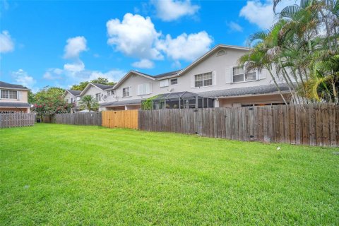 Townhouse in Miami, Florida 3 bedrooms, 128.39 sq.m. № 1957183 - photo 29