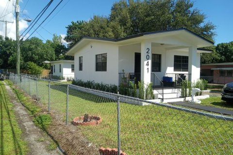 Propiedad comercial en venta en Miami, Florida, 118.54 m2 № 2153990 - foto 2
