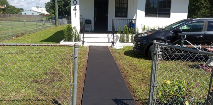 Propiedad comercial en Miami, Florida 118.54 m2 № 2153990