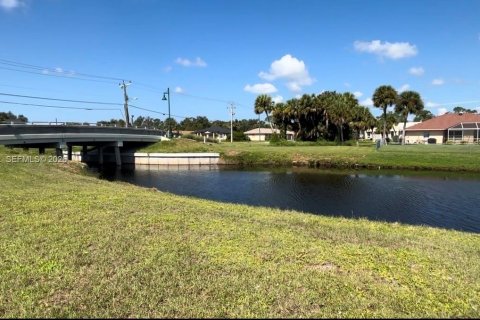 Terreno en Port Charlotte, Florida № 2152850