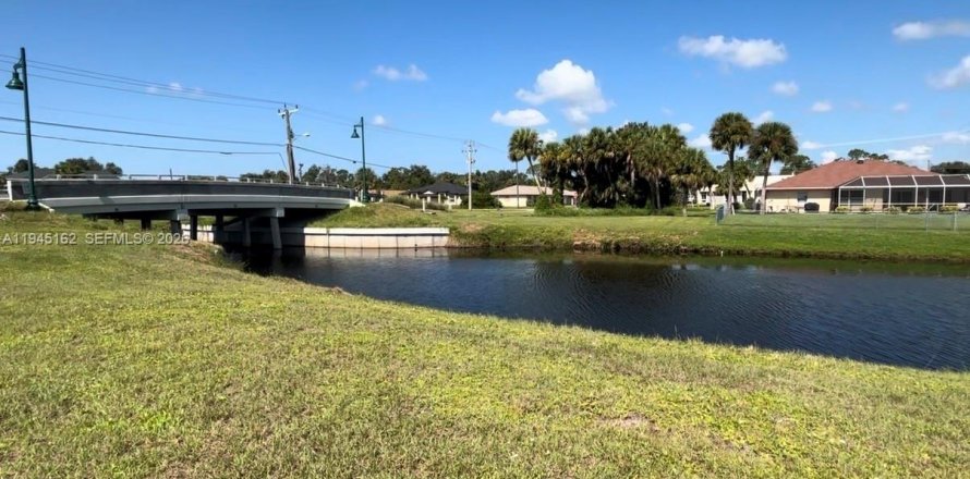 Terreno en Port Charlotte, Florida № 2152850