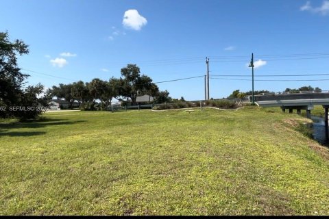 Terreno en venta en Port Charlotte, Florida № 2152850 - foto 2