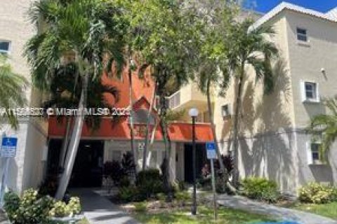 Copropriété à vendre à Doral, Floride: 1 chambre, 75.25 m2 № 1979832 - photo 3