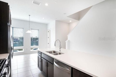 Adosado en alquiler en Orlando, Florida, 3 dormitorios, 168.62 m2 № 1810047 - foto 13