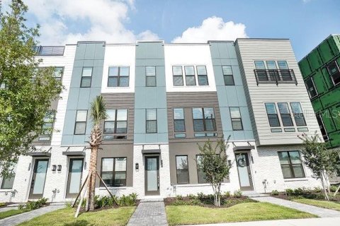 Adosado en alquiler en Orlando, Florida, 3 dormitorios, 168.62 m2 № 1810047 - foto 1
