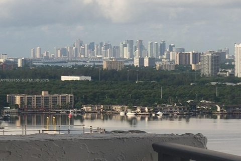 Apartamento en alquiler en Aventura, Florida, 3 dormitorios, 124.4 m2 № 1988797 - foto 29