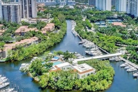 Apartamento en alquiler en Aventura, Florida, 3 dormitorios, 124.4 m2 № 1988797 - foto 2