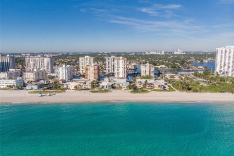 Condo in Hollywood, Florida, 2 bedrooms  № 1926098 - photo 7