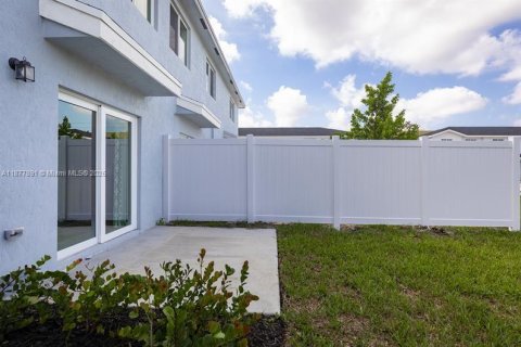 Touwnhouse à louer à Florida City, Floride: 3 chambres, 132.39 m2 № 1922817 - photo 5