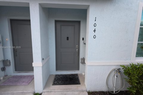 Touwnhouse à louer à Florida City, Floride: 3 chambres, 132.39 m2 № 1922817 - photo 1