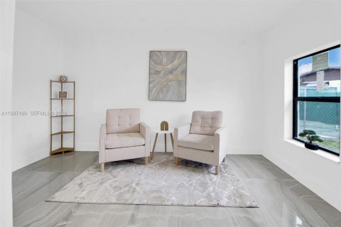 House in Miami, Florida 3 bedrooms, 149.76 sq.m. № 2046637 - photo 27