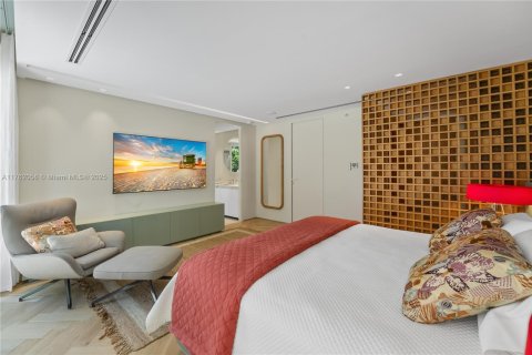 Condo in Miami Beach, Florida, 6 bedrooms  № 1868120 - photo 22
