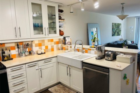 Condominio en venta en Fort Lauderdale, Florida, 2 dormitorios, 86.21 m2 № 1707738 - foto 2
