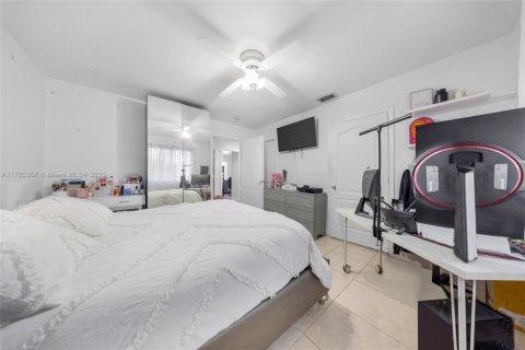 Condominio en venta en Hialeah, Florida, 3 dormitorios, 106.84 m2 № 1712702 - foto 14