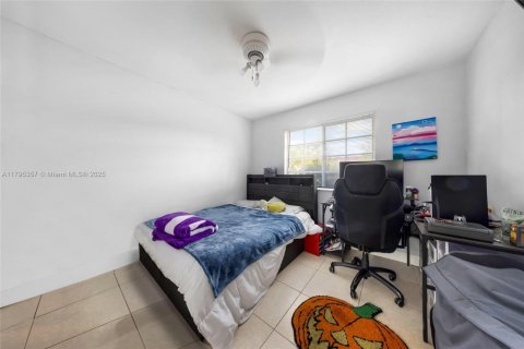 Condominio en venta en Hialeah, Florida, 3 dormitorios, 106.84 m2 № 1712702 - foto 17
