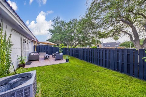 Condominio en venta en Hialeah, Florida, 3 dormitorios, 106.84 m2 № 1712702 - foto 3