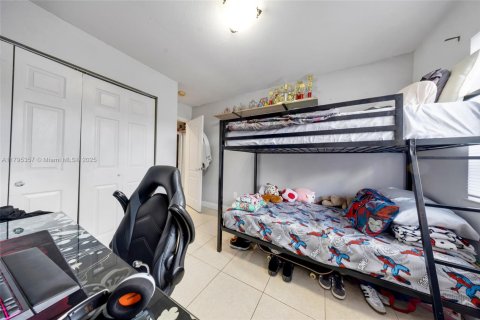 Condominio en venta en Hialeah, Florida, 3 dormitorios, 106.84 m2 № 1712702 - foto 19