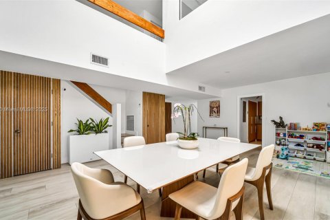 Touwnhouse à vendre à Sunny Isles Beach, Floride: 4 chambres, 246.19 m2 № 1954369 - photo 23