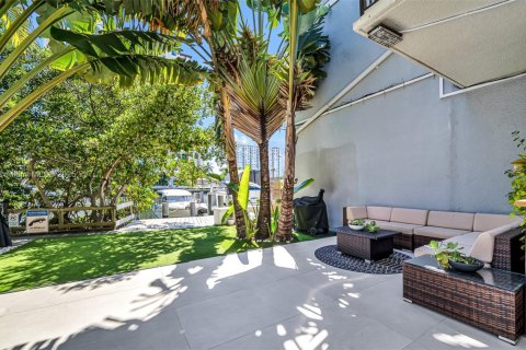 Touwnhouse à vendre à Sunny Isles Beach, Floride: 4 chambres, 246.19 m2 № 1954369 - photo 3