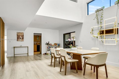 Touwnhouse à vendre à Sunny Isles Beach, Floride: 4 chambres, 246.19 m2 № 1954369 - photo 8