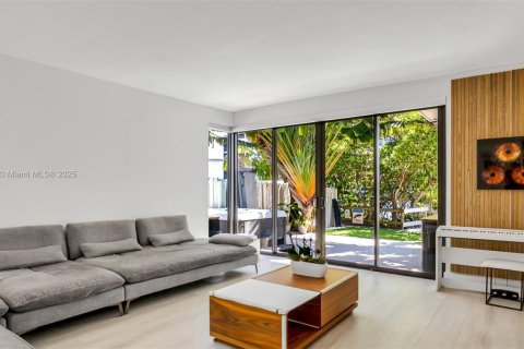 Touwnhouse à vendre à Sunny Isles Beach, Floride: 4 chambres, 246.19 m2 № 1954369 - photo 20