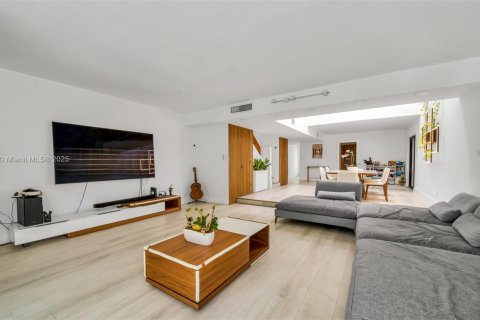 Touwnhouse à vendre à Sunny Isles Beach, Floride: 4 chambres, 246.19 m2 № 1954369 - photo 22