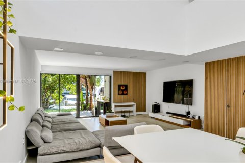 Touwnhouse à vendre à Sunny Isles Beach, Floride: 4 chambres, 246.19 m2 № 1954369 - photo 10