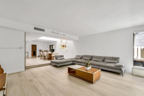 Touwnhouse à vendre à Sunny Isles Beach, Floride: 4 chambres, 246.19 m2 № 1954369 - photo 19