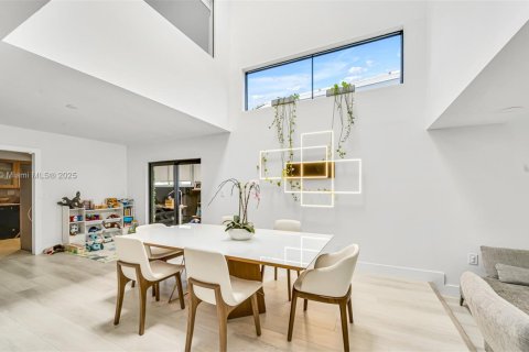 Touwnhouse à vendre à Sunny Isles Beach, Floride: 4 chambres, 246.19 m2 № 1954369 - photo 7