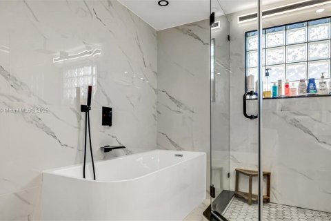 Touwnhouse à vendre à Sunny Isles Beach, Floride: 4 chambres, 246.19 m2 № 1954369 - photo 26