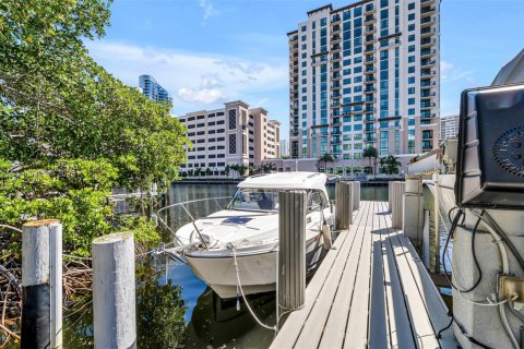 Touwnhouse à vendre à Sunny Isles Beach, Floride: 4 chambres, 246.19 m2 № 1954369 - photo 5