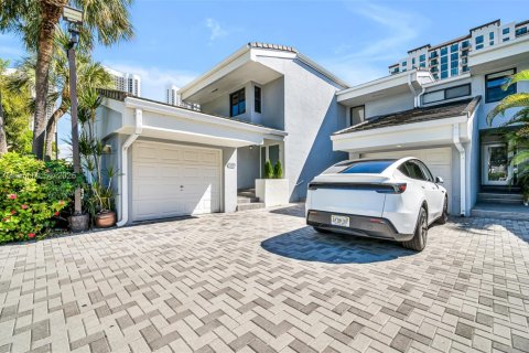 Touwnhouse à vendre à Sunny Isles Beach, Floride: 4 chambres, 246.19 m2 № 1954369 - photo 15