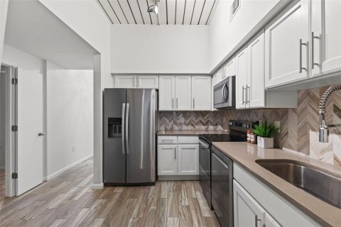 Copropriété à vendre à Tampa, Floride: 1 chambre, 73.3 m2 № 2396147 - photo 12