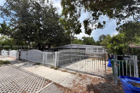 Propiedad comercial en venta en Miami, Florida, 232.72 m2 № 2320622 - foto 3
