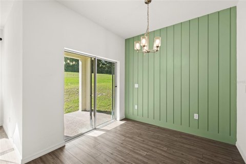 Villa ou maison à louer à Sorrento, Floride: 4 chambres, 170.75 m2 № 2429486 - photo 7