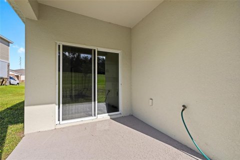 Villa ou maison à louer à Sorrento, Floride: 4 chambres, 170.75 m2 № 2429486 - photo 23