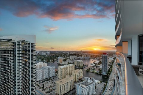 Condominio en venta en Hollywood, Florida, 3 dormitorios, 162.76 m2 № 1996762 - foto 23