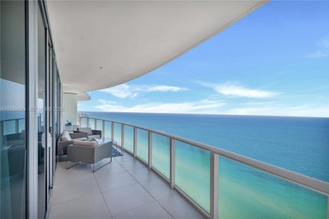 Condominio en venta en Hollywood, Florida, 3 dormitorios, 162.76 m2 № 1996762 - foto 8